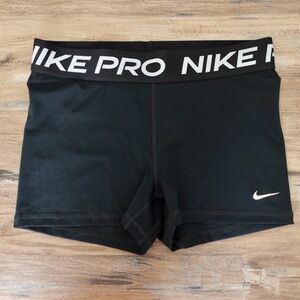 BLACK NIKE PROS SIZE LARGE